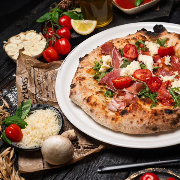 Prosciutto pizza