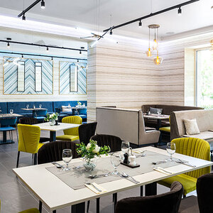 FREEDOM Restaurant & Skybar