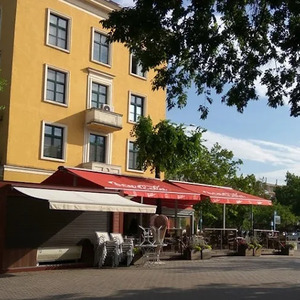 Corner Hotel és Kávéház